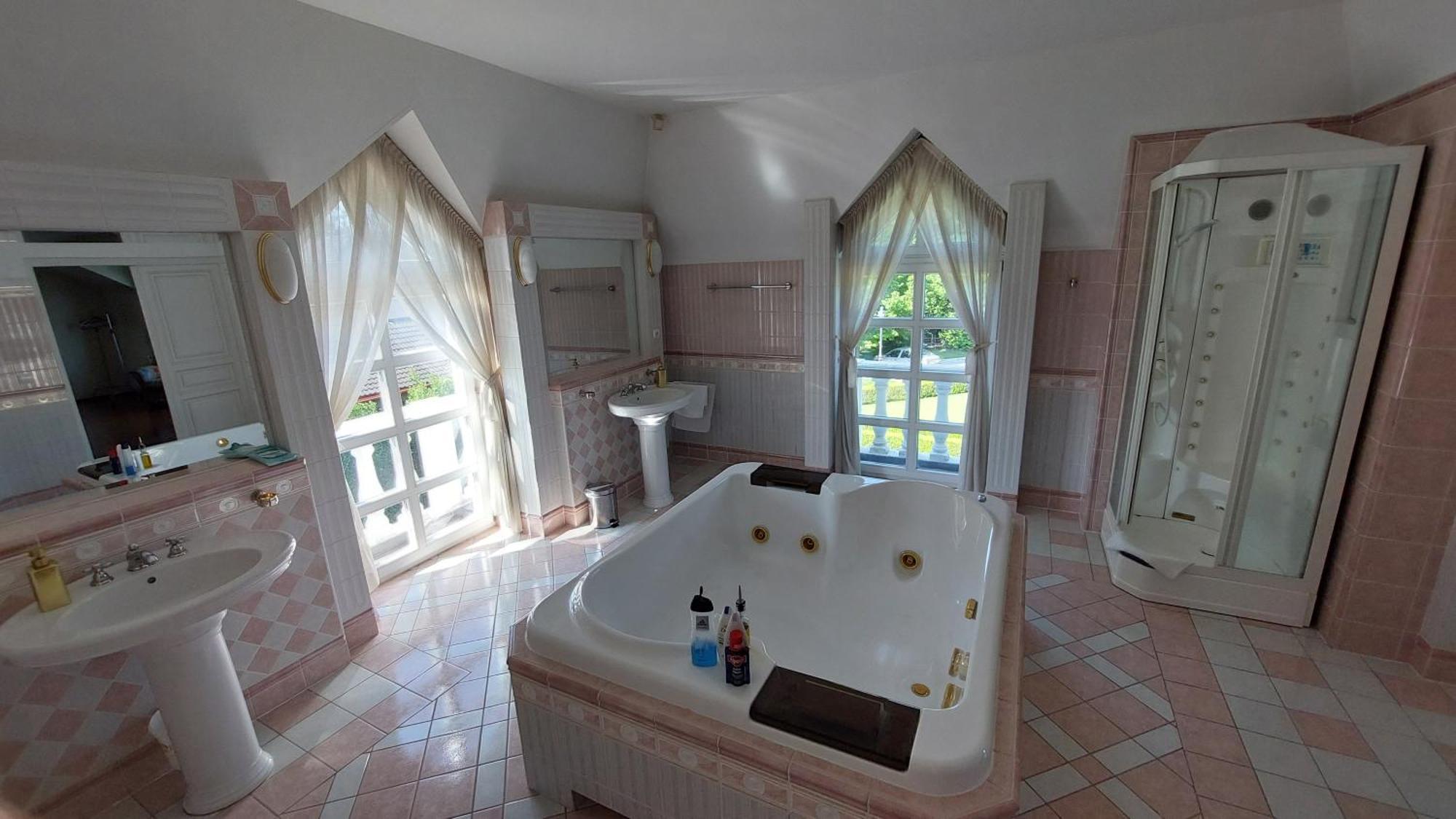 ソンバトヘイCastle Garden ***アパートメント 部屋 写真